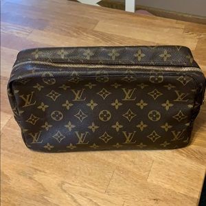*SOLD* Louis Vuitton vintage Trousse 28